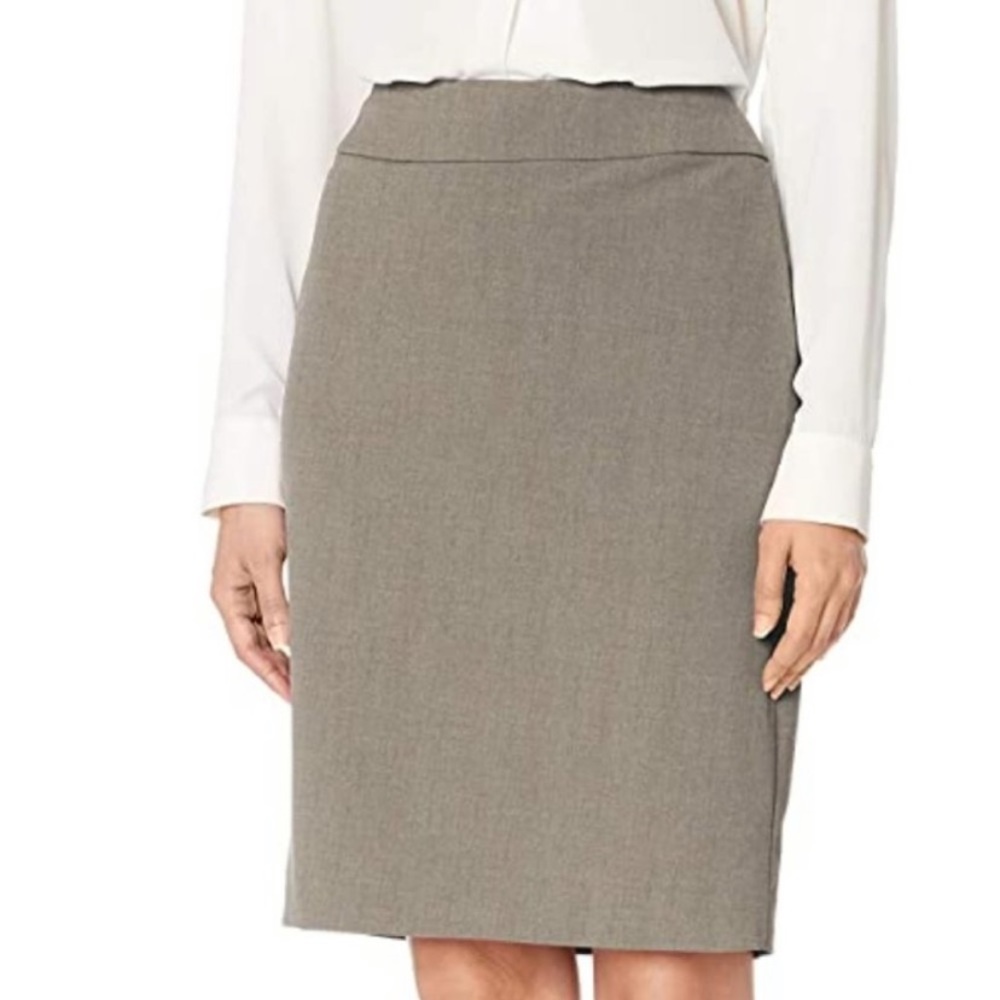 NWT! Nine West crepe pencil skirt. Taupe. 16